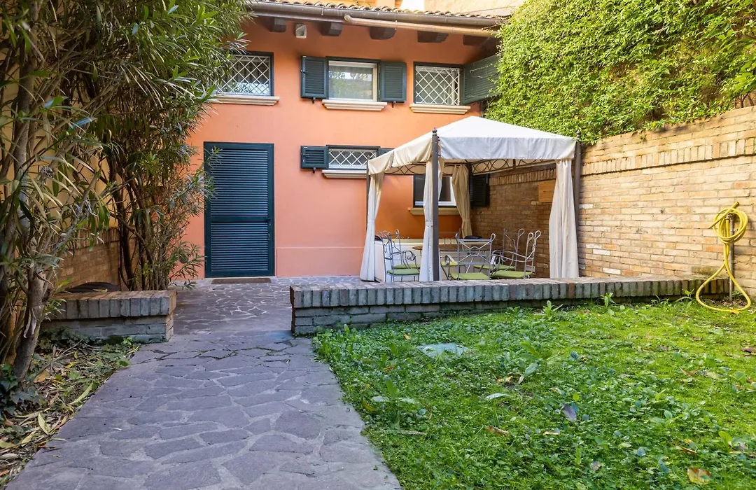 Bolognaroomscom - Isaia Garden Private Garden Spa Bath-1