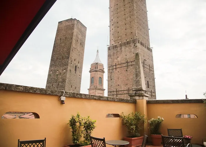  Albergo Garisenda Con Terrazza Panoramica Sulle Due Torri
